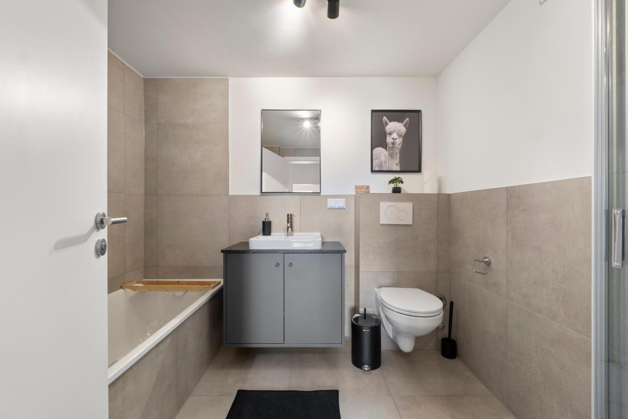 *Top* Moderne Wohnung - Naehe Koeln: Dom, Messe, Flughafen, Lanxess-Arena Бергиш Гладбах Екстериор снимка